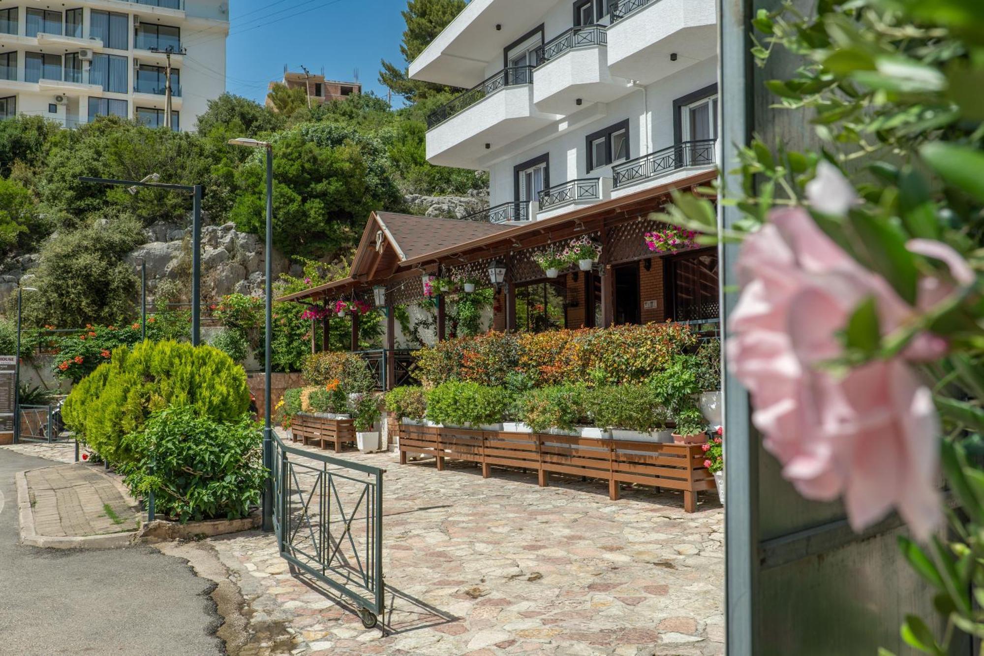 Sunkised Hotel Sarande Luaran gambar