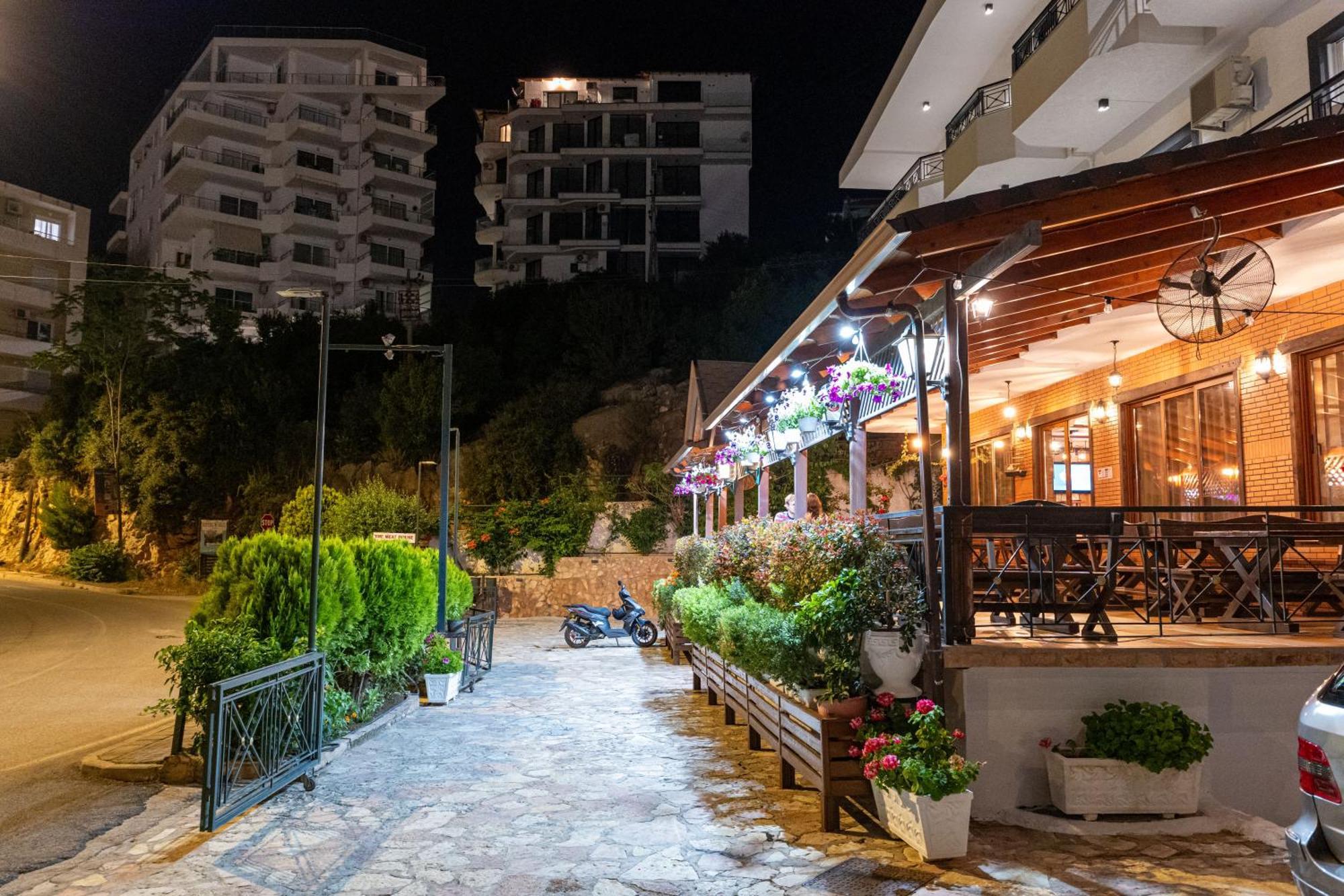Sunkised Hotel Sarande Luaran gambar